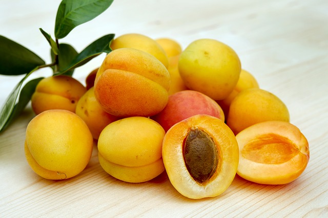 How to store apricots