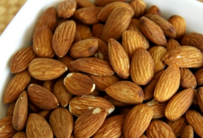 How to store almonds