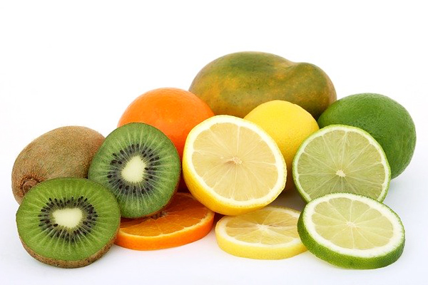 12 Super Fruits Highest in Vitamin C
