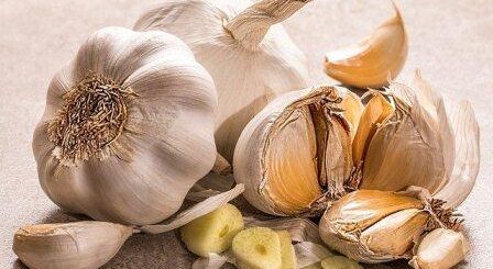 What is a clove of garlic
