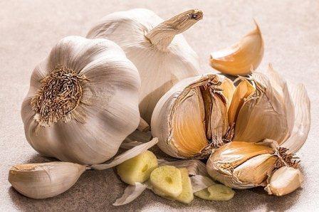 What is a clove of garlic