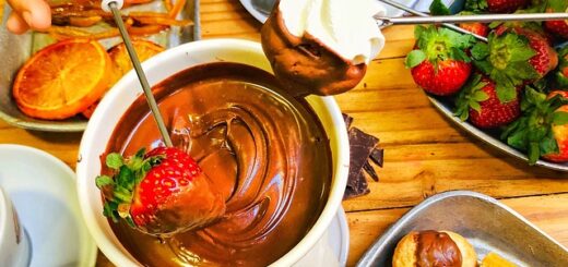 What to Dip in Chocolate Fondue
