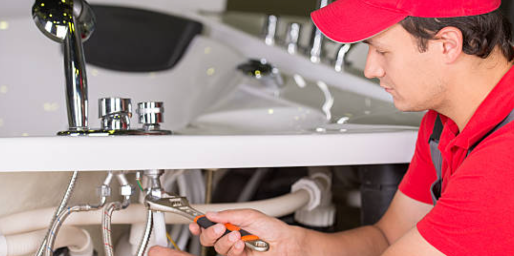 How to clean a sewer pipe