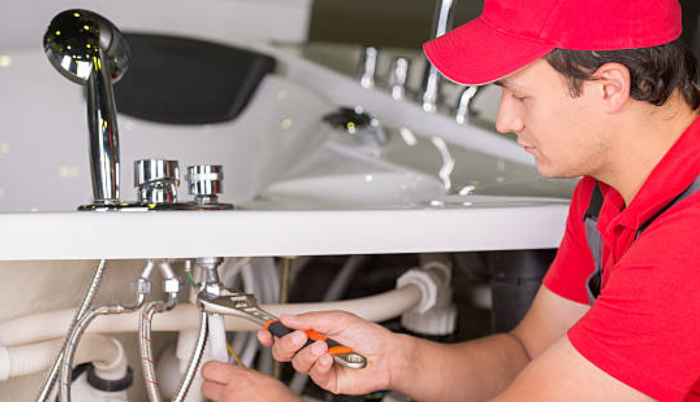 How to clean a sewer pipe