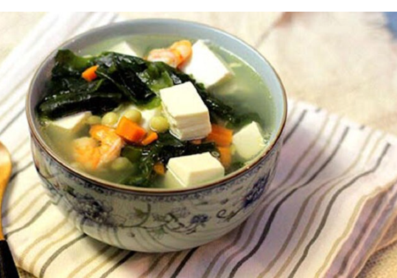 How to cook delicious, sweet seaweed soup