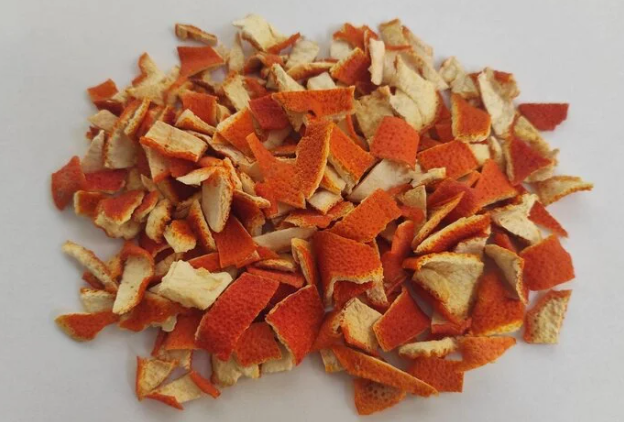 How to effectively repel mosquitoes with natural ingredients