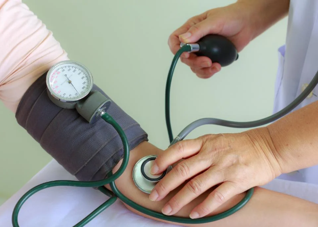 How to lower blood pressure at home