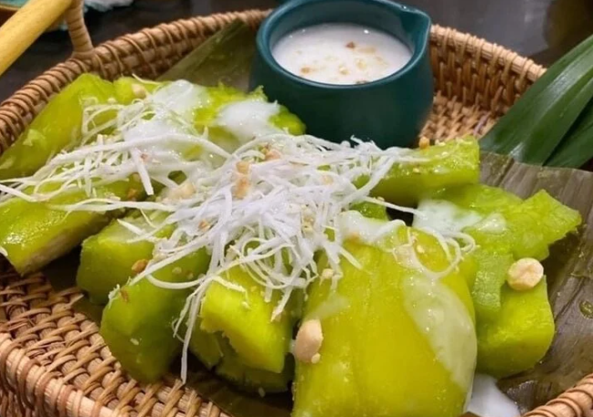 How to make coconut cassava with pandan leaves